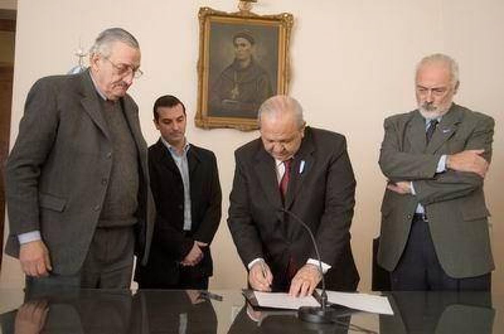 Brizuela adjudic� la obra del complejo de museos