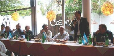 De Narv�ez hace un fuerte gesto de acuerdo con Macri