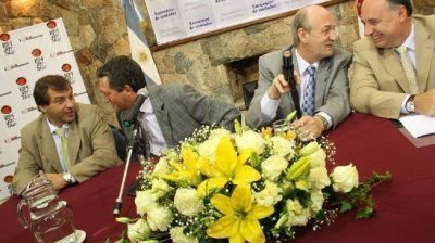 Avanza el banco de los intendentes K