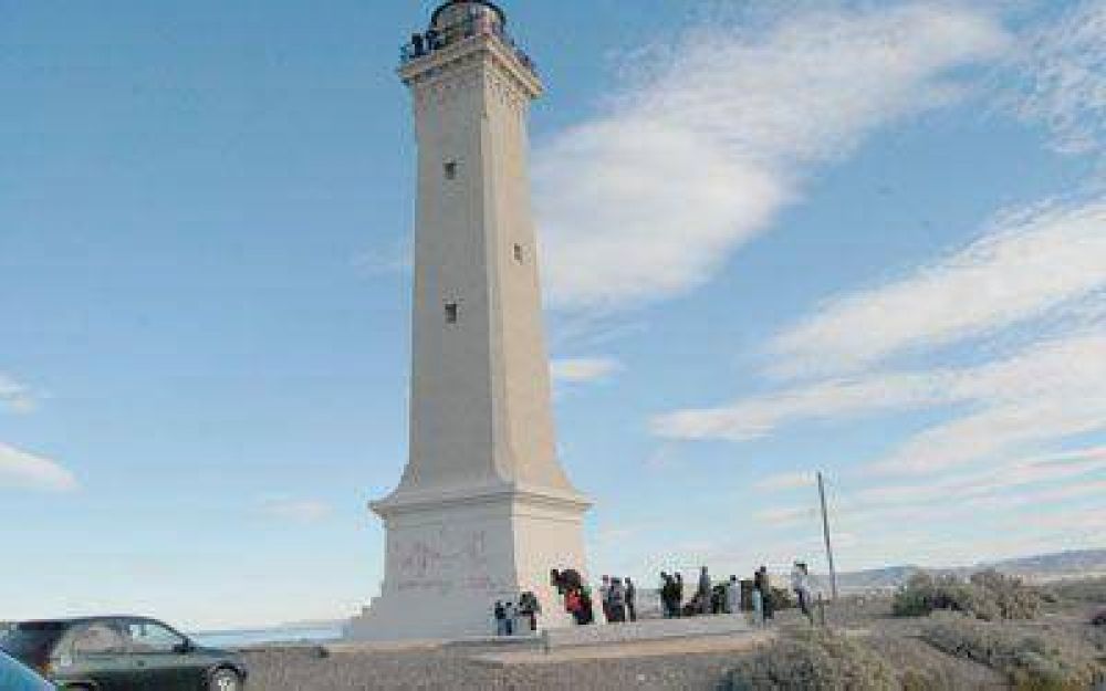 El Faro, con sus puertas abiertas