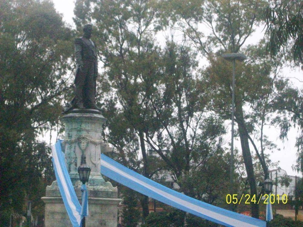 BROWN MONUMENTAL