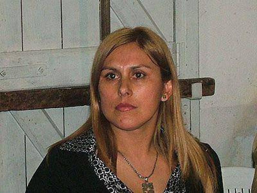 ECHEVERR�A | INTERNAS EN EL PJ Fern�ndez: "Gray es lo suficientemente inteligente para mantenerse en el kirchnerismo, pero le cuesta"
