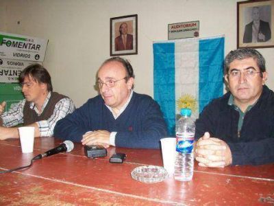  	 Interna radical Moreau: �Vamos a ganar la elecci�n con el padr�n que sea�