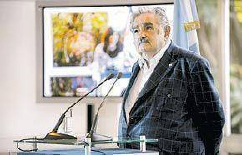 El gobierno de Mujica busca modificar el secreto bancario