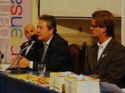 Breitenstein presento la iniciativa �Bah�a Piensa el Bicentenario�