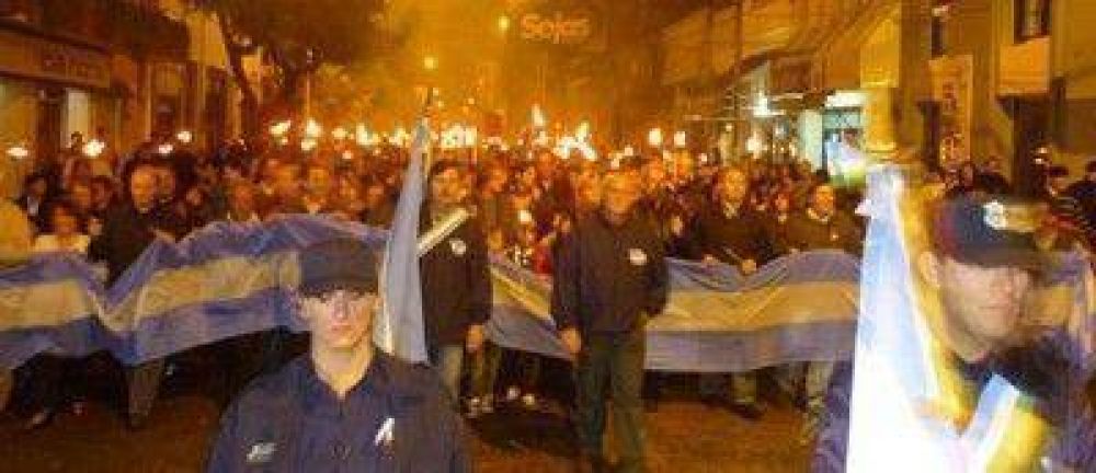 Ca�uelas le dio la bienvenida al Bicentenario de la Patria