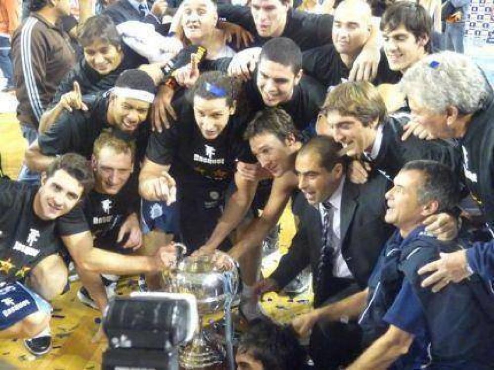 Pe�arol se consagr� como el m�s grande del b�squet argentino