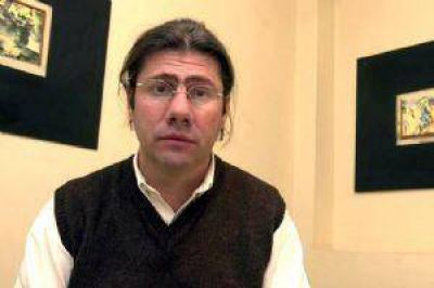 Luj�n pag� el viaje a Francia de un funcionario de Jaque
