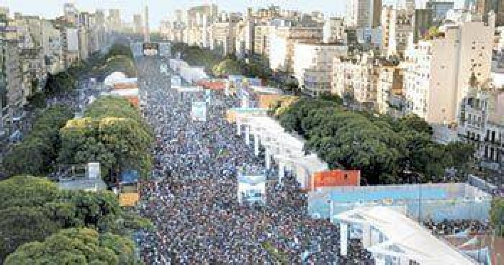 Hist�rico: una multitud en el cierre del Bicentenario