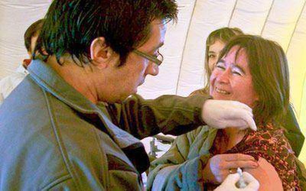 Se vacunaron contra la gripe cerca de 300 personas