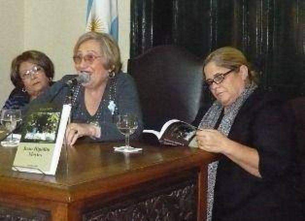 C. Coppa present� "Juan Hip�lito Vieytes"