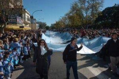 Se llev� a cabo en la Plaza el acto central por el Bicentenario