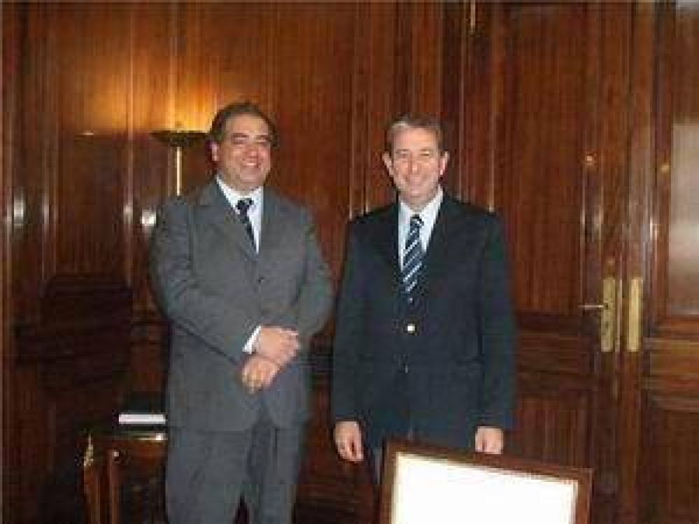 Cobos confirm� su visita a la provincia