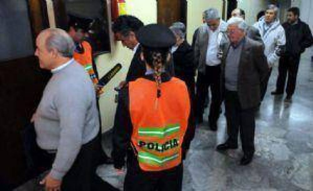 Podr�a caerse la pol�mica causa de los concejales lasherinos