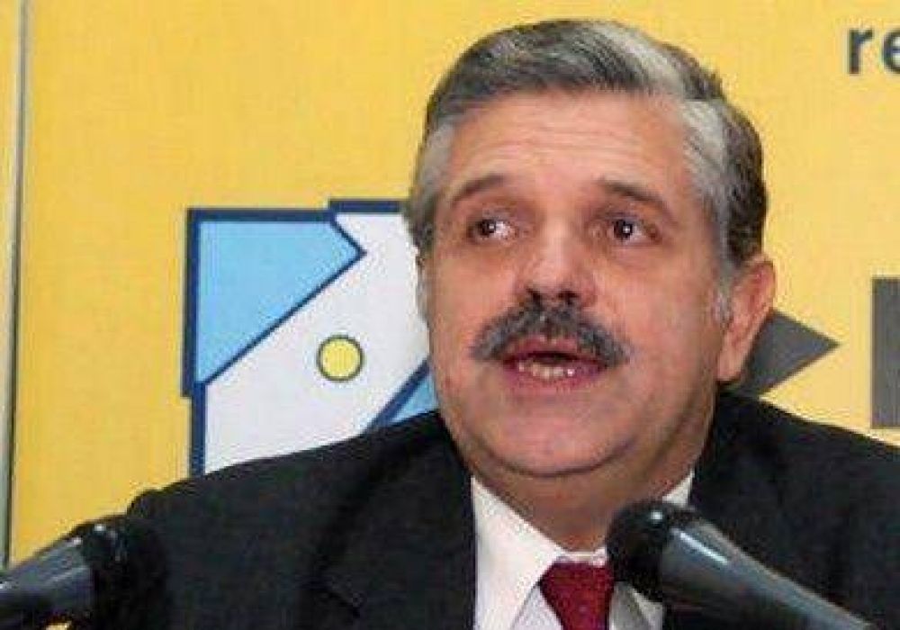 L�pez Murphy reclam� la interpelaci�n de Macri