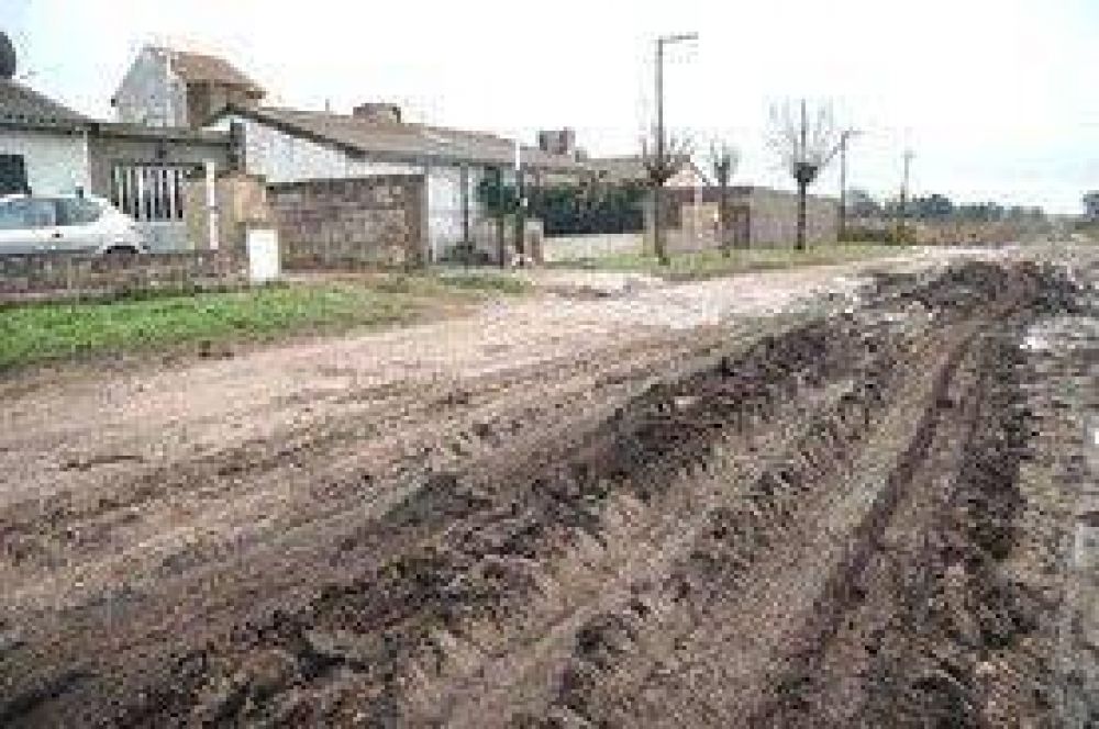 En el barrio AOMA esperan la reparaci�n de calles intransitables