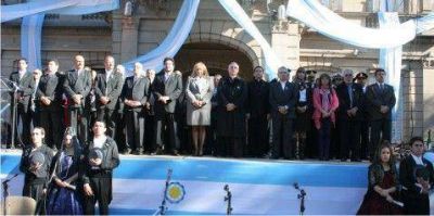 Campana festejo y conmemor� el Bicentenario de la Patria