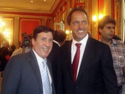 REUNION CON 30 INTENDENTES 