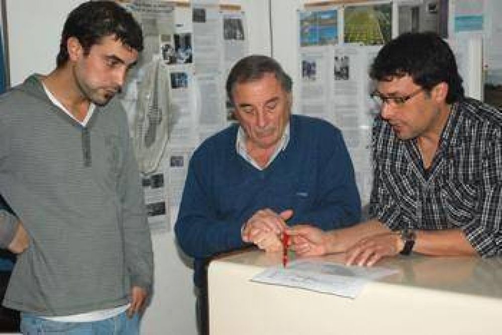 Barrio demorado Reuniones para iniciar la obra de tendido el�ctrico en Los Ceibos