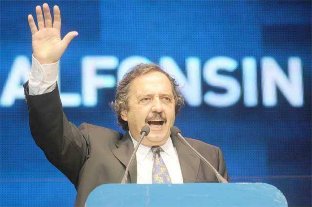 Postergaron para el pr�ximo lunes el acto presidido por Ricardo Alfons�n en Jun�n
