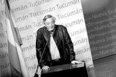 "Argentina est� much�simo mejor que en 1910", dijo Kirchner