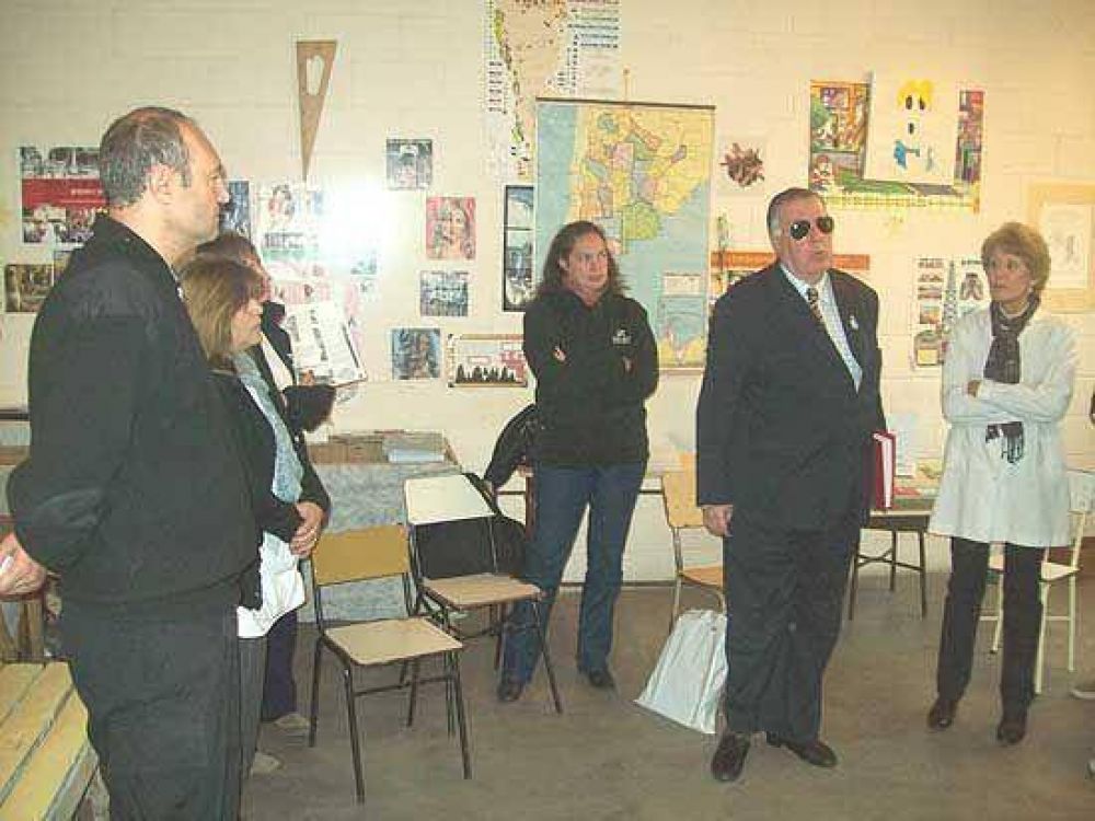 El Director de la Biblioteca Provincial de Braille visit� las c�rceles de Sierra Chica 