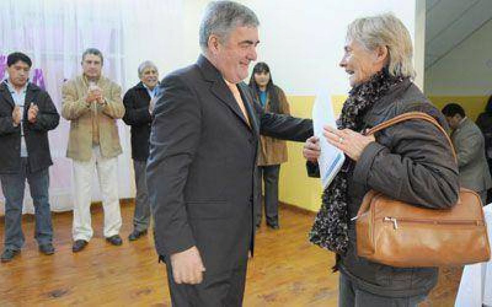 Das Neves record� que en 2003 �nos costaba conseguir diputados para los lugares 10, 11, 12�