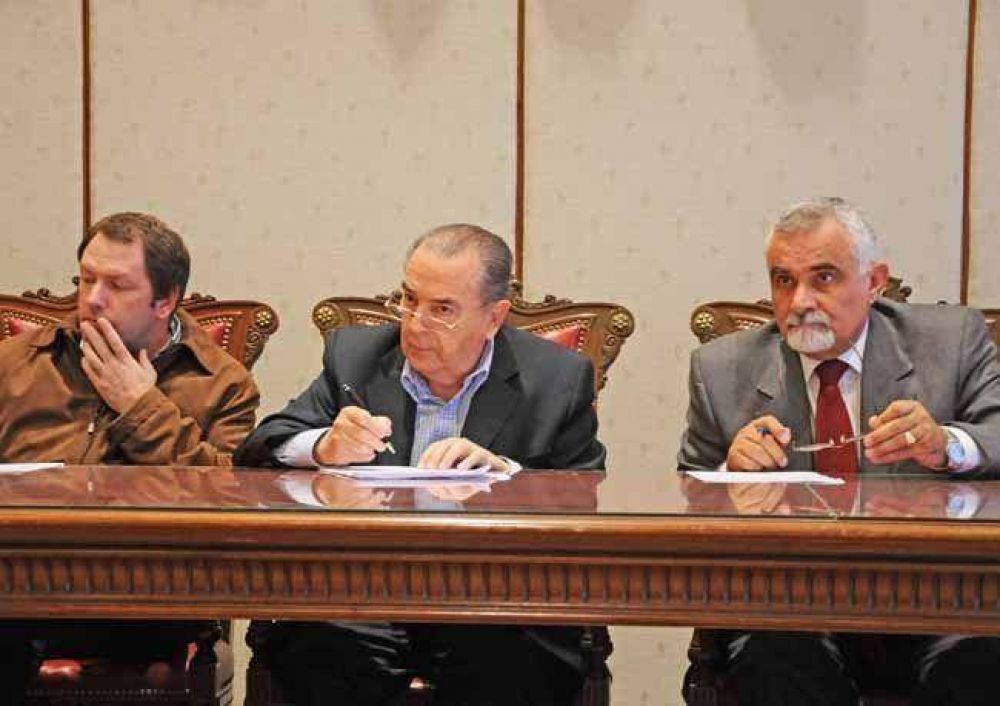 El gobierno preadjudic� el Acueducto Norte hasta General Pico a Supercemento y Oas