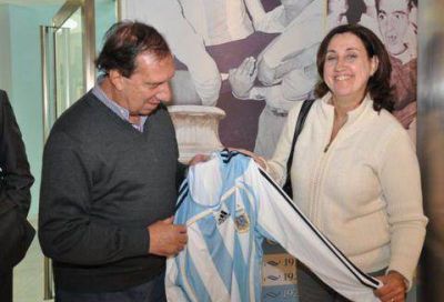 Rosso le entreg� una Virgen a Mascherano antes de partir a Sud�frica
