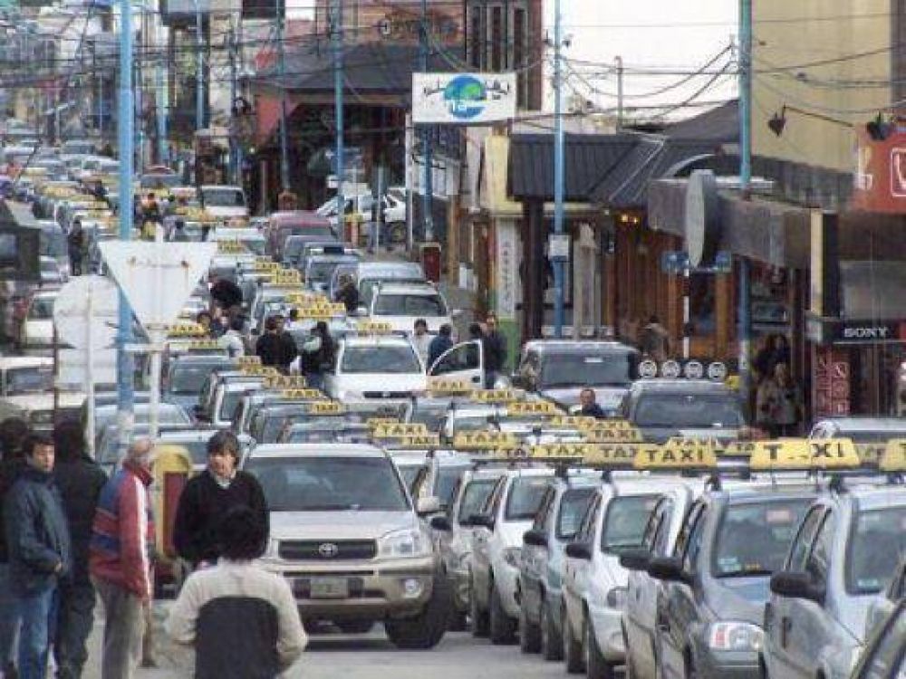Taxistas volvieron a pedir la renuncia de Aramburu ante falta de respuestas