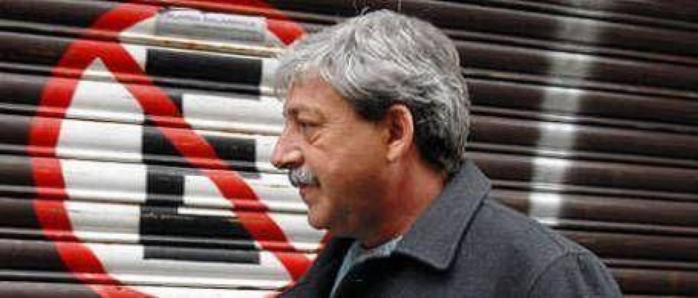 Buzzi quiere ser candidato: "Puedo a hablar con todos, salvo con Macri"