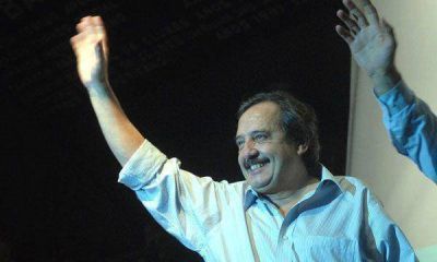 "Los amigos de Cobos" trabajan "en la vieja estructura" de la UCR, asegur� Alfons�n  