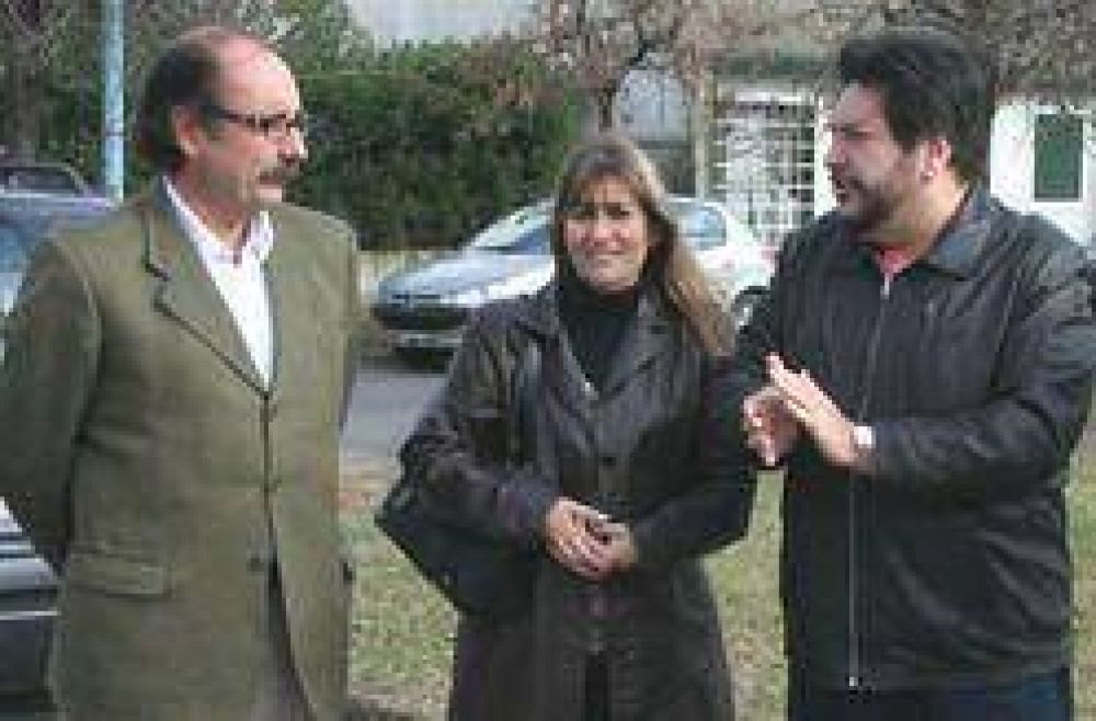Tambi�n particip� el Diputado Jorge Varela: Autoridades municipales recibieron la visita del nuevo Embajador del Uruguay