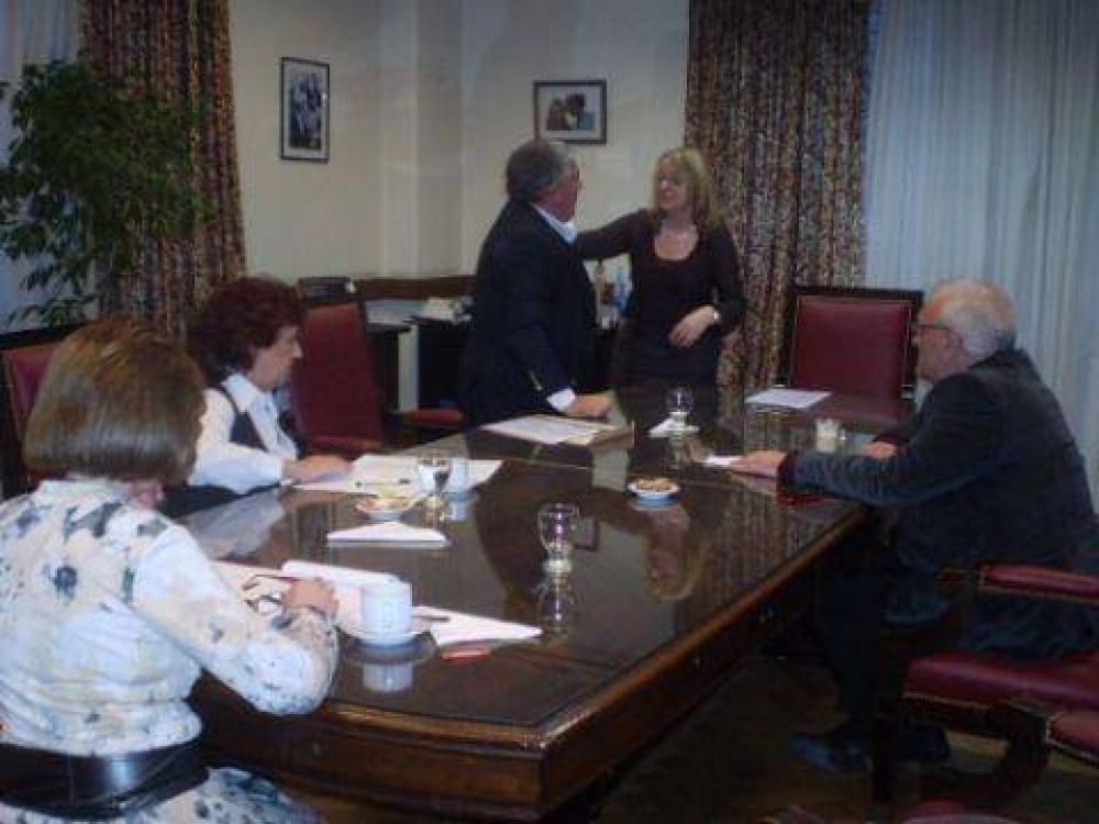  Tr�mites a nivel nacional El intendente Brasca fue recibido por la ministra Alicia Kirchner