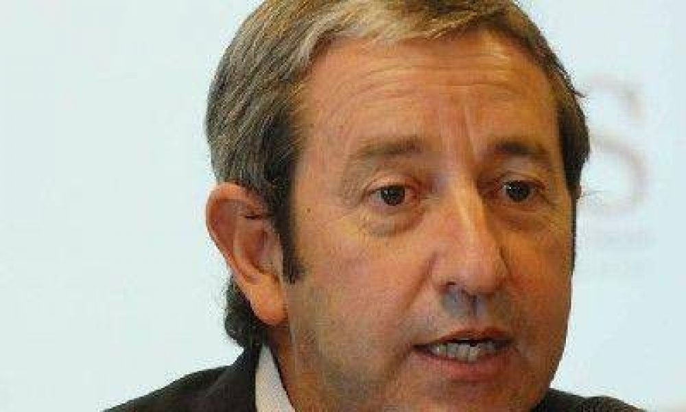 Cobos: "Hay que transformar los planes de promoci�n industrial"