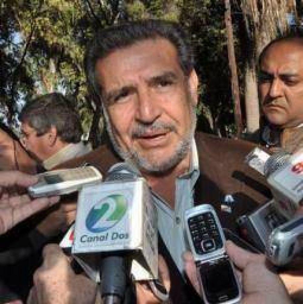 Beder Herrera sali� con los tapones de punta contra Celso Jaque y Julio Cobos