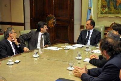 El Intendente Eseverri particip� en una reuni�n junto al Gobernador