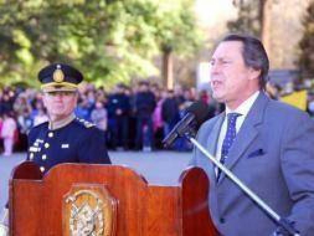 Casal presidi� acto de egreso en la Vucetich