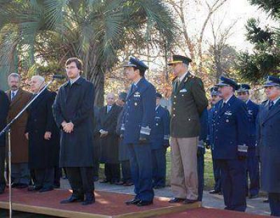 Ghi particip� de la ceremonia por 28 aniversario del derribo del avi�n C-130 H�rcules TC 201363