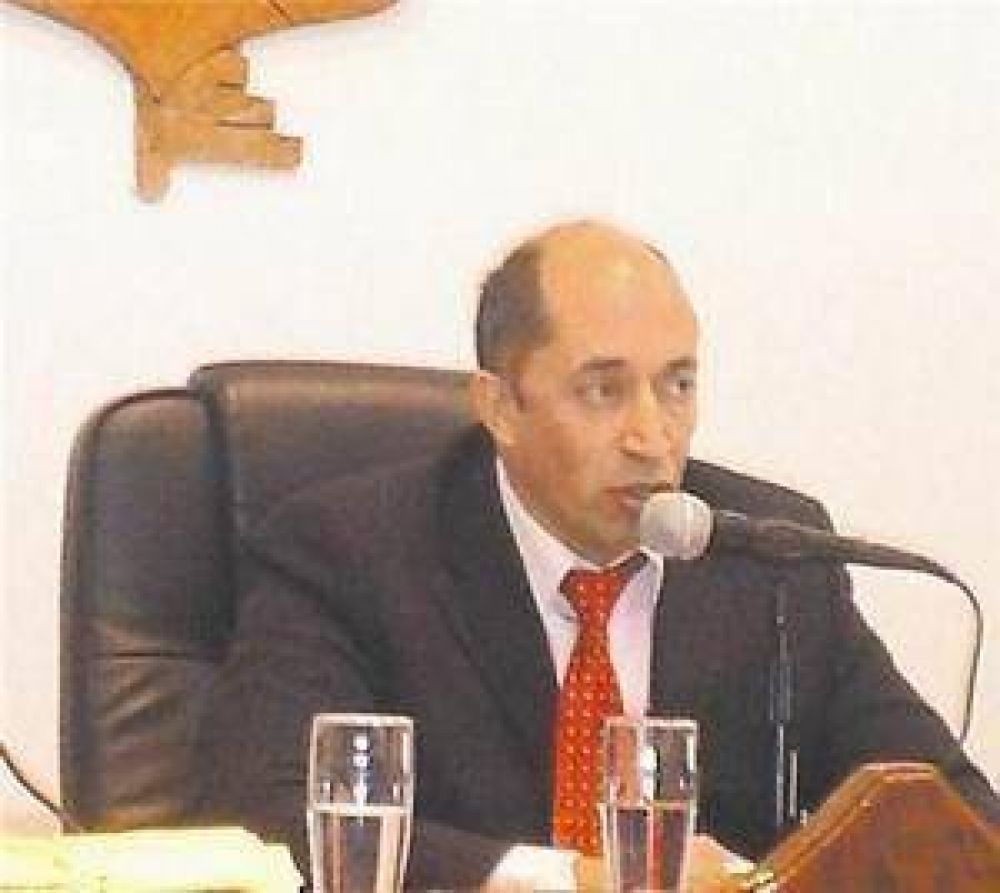 Escudero defendi� la rescisi�n de las fotomultas