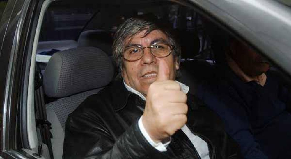 Moyano asegur� que no habr� "desborde salarial" 