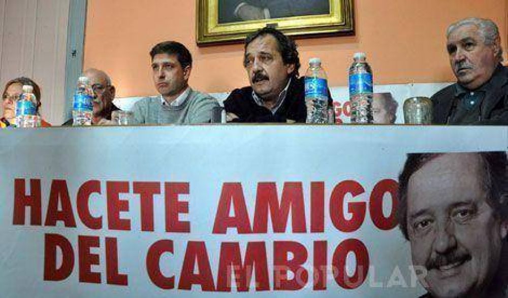 Ricardo Alfons�n y la interna radical