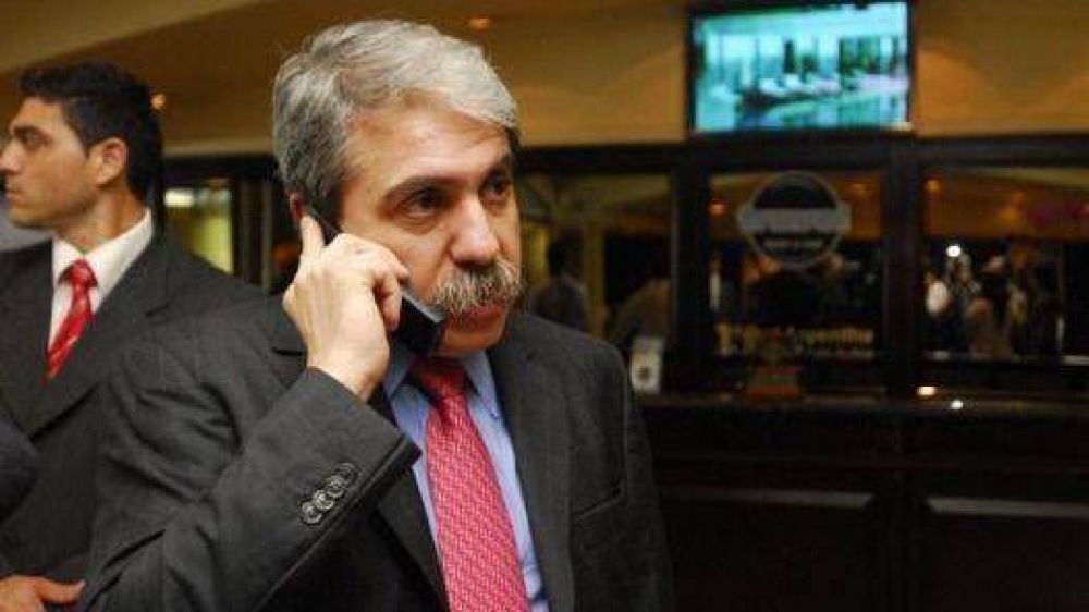 El Gobierno vuelve a despegarse de los barrabravas del Mundial