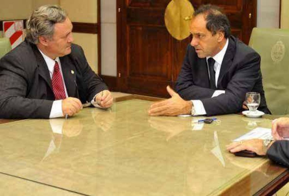San Miguel  Scioli felicit� a polic�as de San Miguel