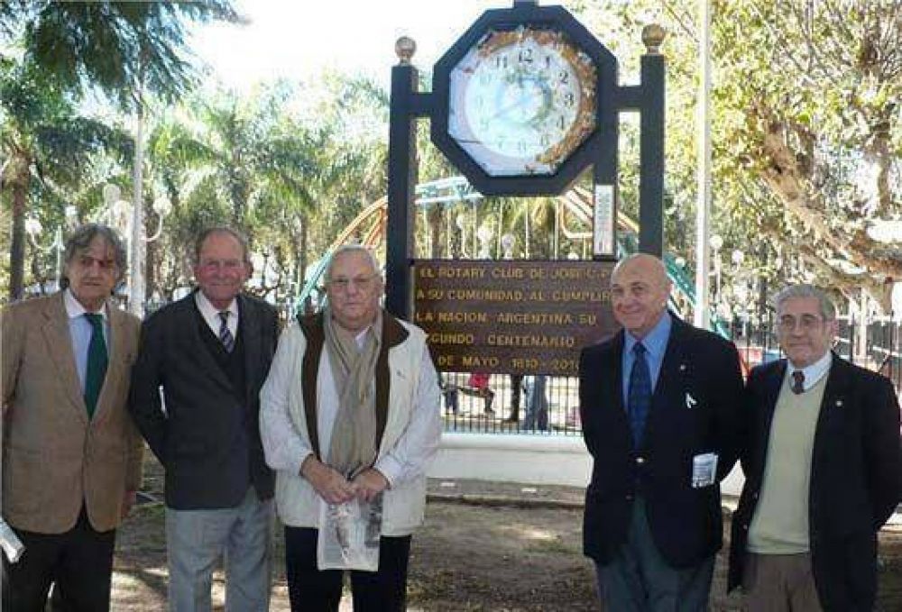 Jose C. Paz  El Rotary Club en la Plaza de Jos C. Paz