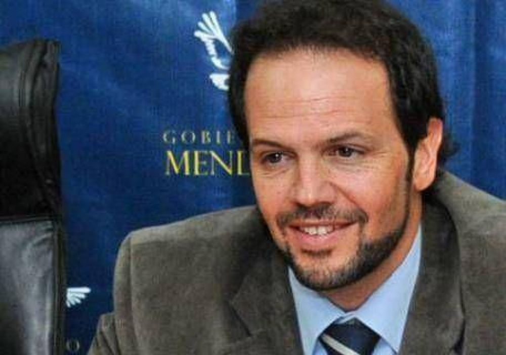 Despu�s de que se archivara su denuncia de espionaje, Racconto evit� confrontar con Jaque pero critic� al Ministro de Seguridad Aranda