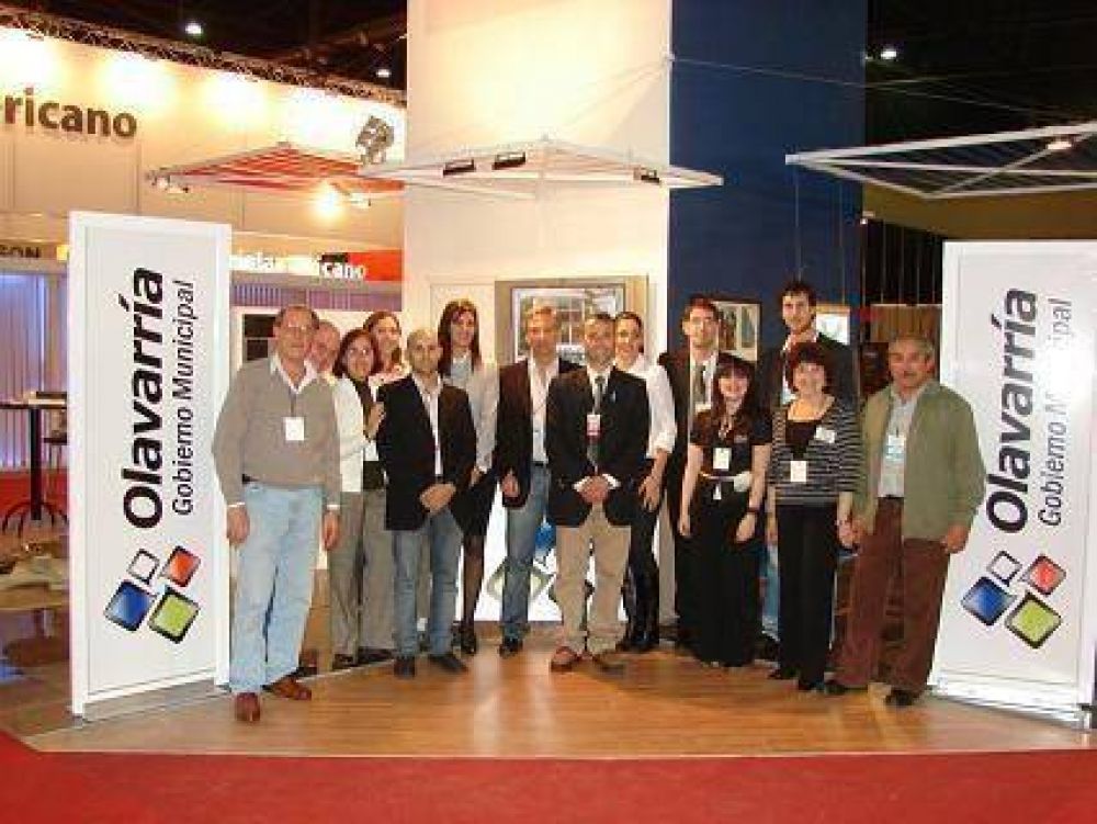 El Intendente Eseverri junto a empresarios locales en la Feria Batimat