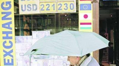 Hungr�a reconoce que su econom�a est� muy mal y cayeron las Bolsas
