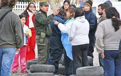 Desalojaron a 14 familias que tomaron tierras en Kil�metro 4
