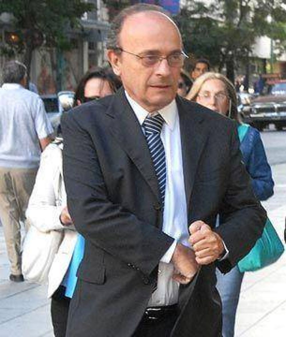 Con la mira en 2011, la UCR vota en la interna bonaerense